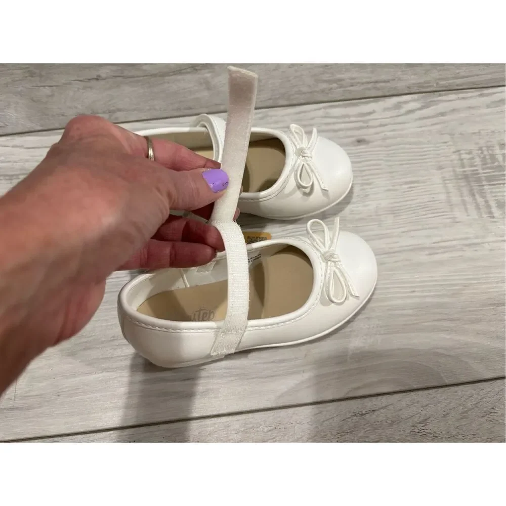 Weestep baby girls white ballet flats shoes size 4